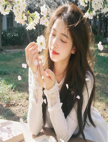 双语字幕：《火焰中的美女》观看指南：剧情走向、时间线梳理与人物关系图详解